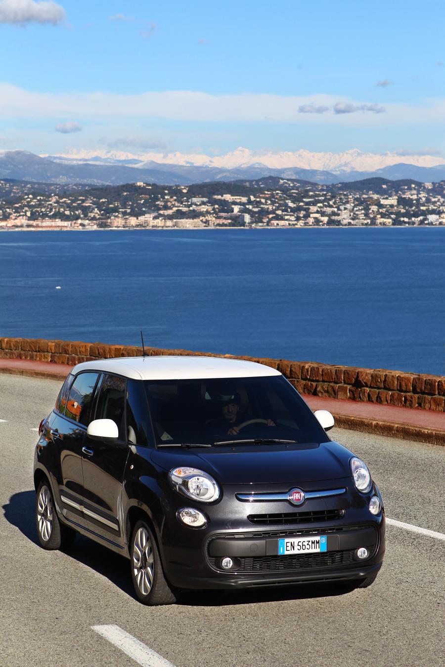  Fiat 500L 1.6 MJT 2013 года  (фото 25 из 47)